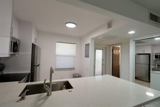 9300 Lime Bay Blvd in Tamarac, FL - Building Photo - Building Photo