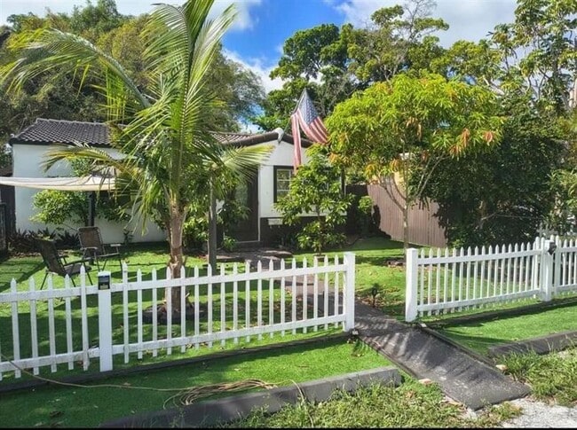 property at 2206 Coolidge St