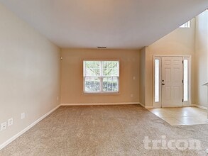 5415 Kiev Dr in Charlotte, NC - Foto de edificio - Building Photo