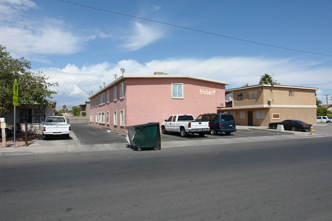 Putnam Apartments in North Las Vegas, NV - Building Photo - Building Photo