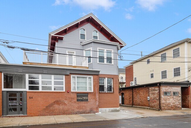 54 Sutton St in Providence, RI - Foto de edificio - Building Photo