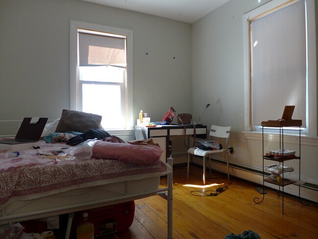 135 Saint Alphonsus St, Unit 2 in Boston, MA - Foto de edificio - Building Photo