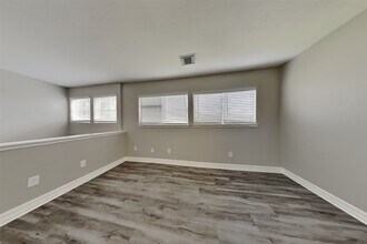 21610 Wildcroft Dr in Katy, TX - Building Photo - Building Photo