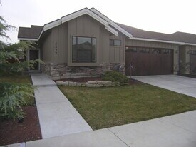 2537 E Hidden Crk St in Nampa, ID - Building Photo