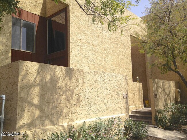 2165 E University Dr-Unit -210 in Mesa, AZ - Building Photo - Building Photo