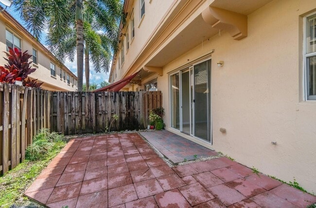 12863 SW 134th Terrace in Miami, FL - Building Photo - Building Photo