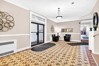 2 Greenridge Ave in White Plains, NY - Building Photo - Building Photo