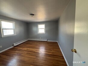 95 Balsam Ave in Bridgeport, CT - Building Photo - Building Photo