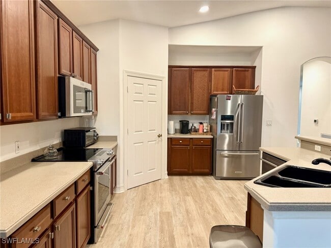 property at 1252 Rialto Way