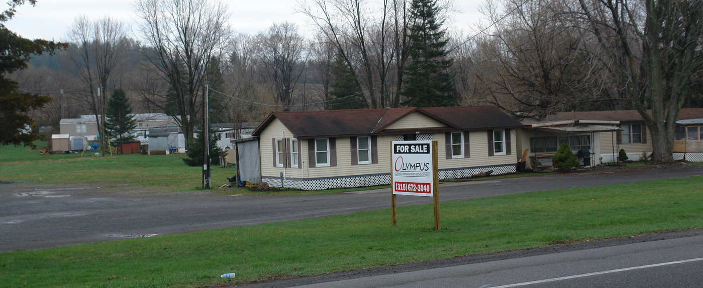 1060 State Route 5 E in Elbridge, NY - Building Photo