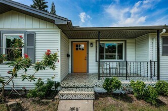 618 40th Ave N in St. Petersburg, FL - Building Photo - Building Photo