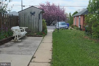 1064 Queen St, Unit Unit 1 in Pottstown, PA - Building Photo - Building Photo