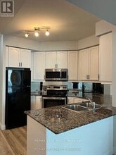 80 Absolute Ave in Mississauga, ON - Building Photo - Building Photo