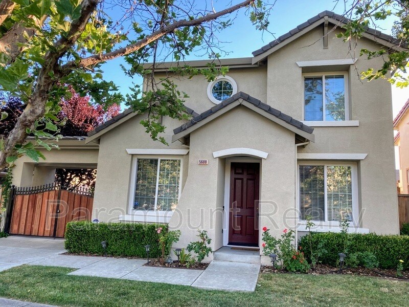 5608 N Dublin Ranch Dr in Dublin, CA - Building Photo