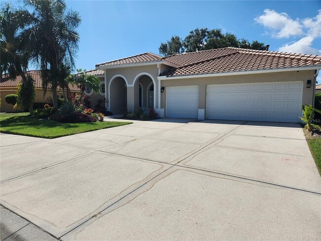 property at 5274 Far Oak Cir