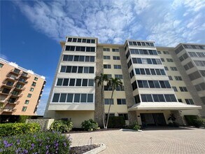 3420 Gulf Shore Blvd N in Naples, FL - Building Photo - Building Photo