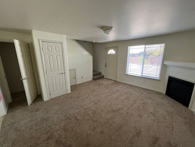 1726 SW Juniper Ave in Redmond, OR - Building Photo - Building Photo