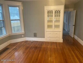 2337 16th St-Unit -Unit 2 in Troy, NY - Building Photo - Building Photo