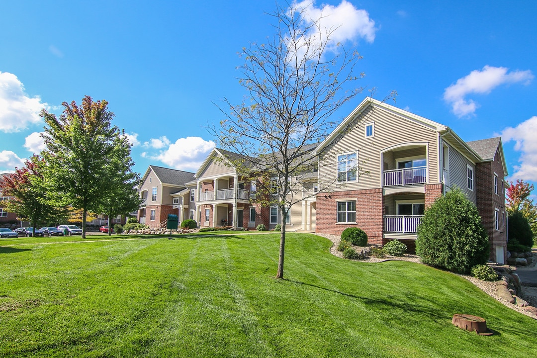 Prairie Grove in Cottage Grove, WI - Building Photo