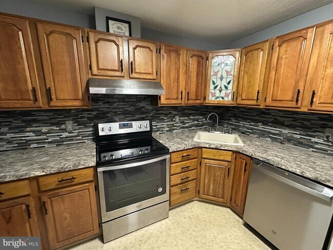 605 Union Mill Rd in Mount Laurel, NJ - Building Photo - Building Photo