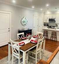 102 Neponset Ave, Unit Unit 2 in Boston, MA - Foto de edificio - Building Photo