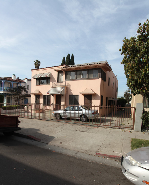 1409-1413 N Hobart Blvd in Los Angeles, CA - Building Photo