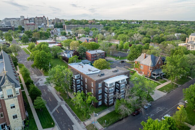 501 NE Madison Ave in Peoria, IL - Building Photo - Building Photo