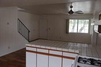 571 S Evergreen Dr in Ventura, CA - Building Photo - Building Photo