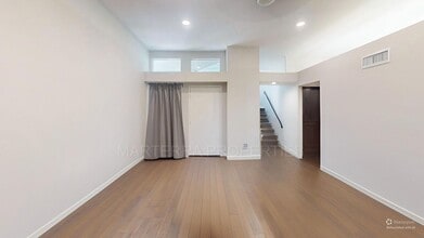808 Wesleyan Bay in Costa Mesa, CA - Building Photo - Building Photo