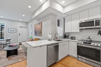 418 D St SE in Washington, DC - Building Photo - Building Photo