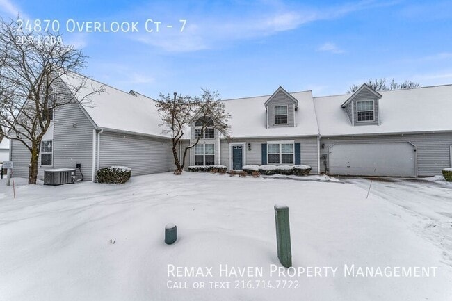 24870 Overlook Ct in Olmsted Falls, OH - Building Photo - Building Photo