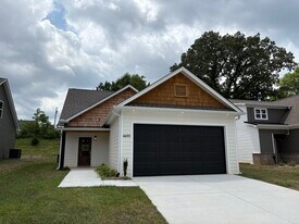 4691 Heiskell Dr in Chattanooga, TN - Building Photo