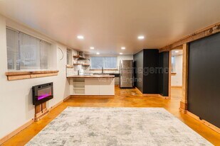 1815 NW Hoyt St in Portland, OR - Building Photo