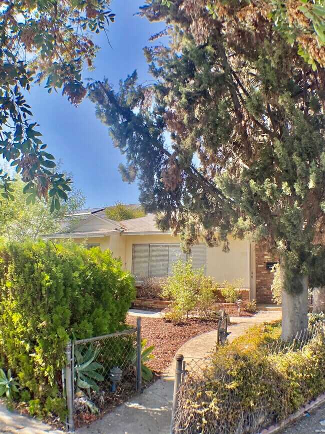 5083 Nestle Ave Rentals in Tarzana, CA