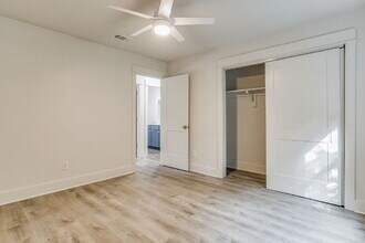 7203 Mobile Hwy in Pensacola, FL - Foto de edificio - Building Photo