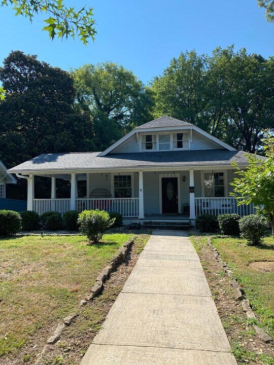 1705 Fountain View St in Charlotte, NC - Building Photo