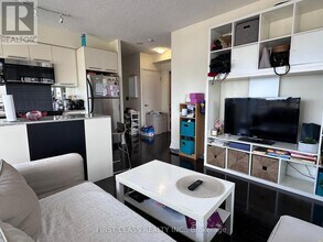 25-2625 Carlton St. in Toronto, ON - Building Photo - Building Photo