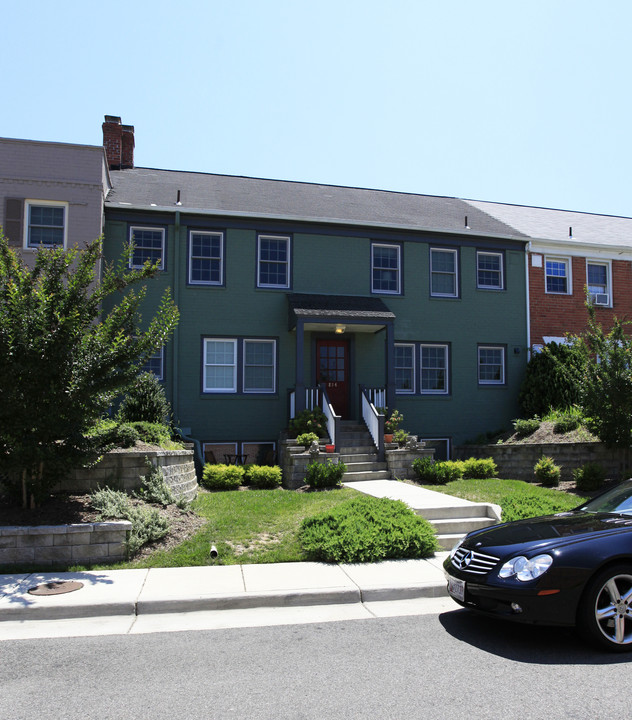 814 S Patrick St in Alexandria, VA - Building Photo