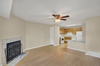 Charming 2-Bedroom Home in Colorado Spring in Colorado Springs, CO - Building Photo - Building Photo