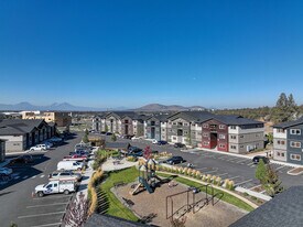 Ridgeview Heights in Redmond, OR - Building Photo