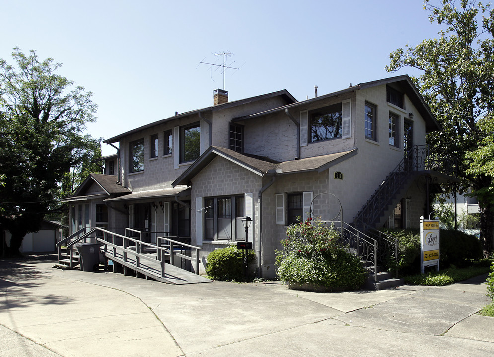 211 Woodbine St in Hot Springs National Park, AR - Building Photo