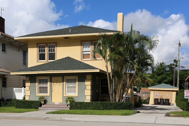 2309 S Dixie Hwy in West Palm Beach, FL - Building Photo - Building Photo