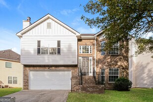 2000 Redwood Trace in Ellenwood, GA - Building Photo