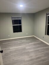 105 N Avenue D in Freeport, TX - Building Photo - Building Photo