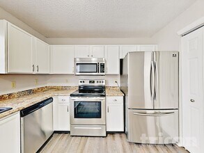 1909 Blue Pine Ln in Indianapolis, IN - Building Photo - Building Photo