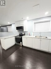 12 Vanier Dr in Welland, ON - Building Photo - Building Photo