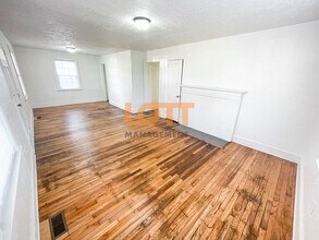 10 Lowndes Ave in Greenville, SC - Building Photo - Building Photo