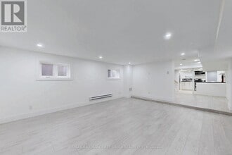 1 Bramwell Dr in Ajax, ON - Building Photo - Building Photo