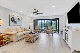 5792 Deauville Cir in Naples, FL - Building Photo