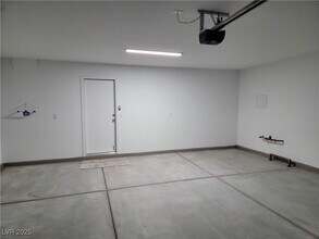 6139 Rathbone St in Las Vegas, NV - Building Photo - Building Photo